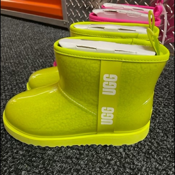 WATERPROOF UGG BOOTS!!! - Picture 4 of 4